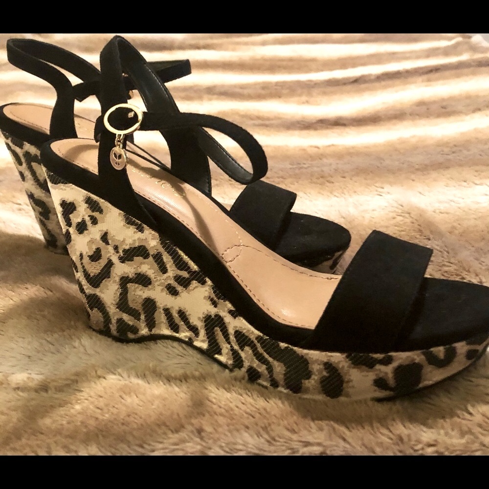 Size 8.5 J. Renee wedges